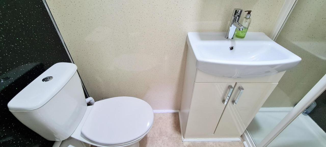 Spacious Ensuite In Centre - Five Star Amenities - Excellent Location Gasthof EDI